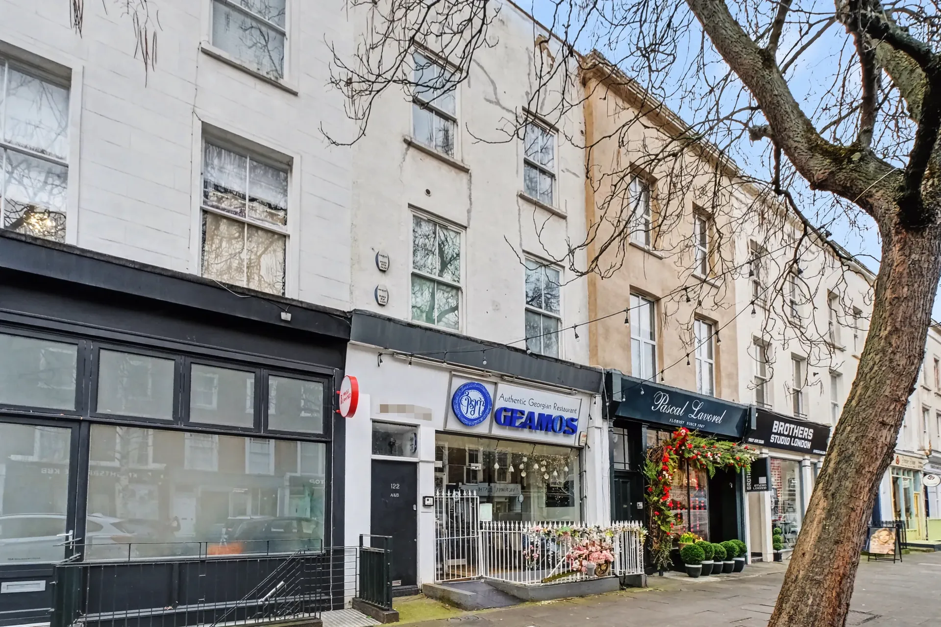 Boundary Road frontage with its own street entrance