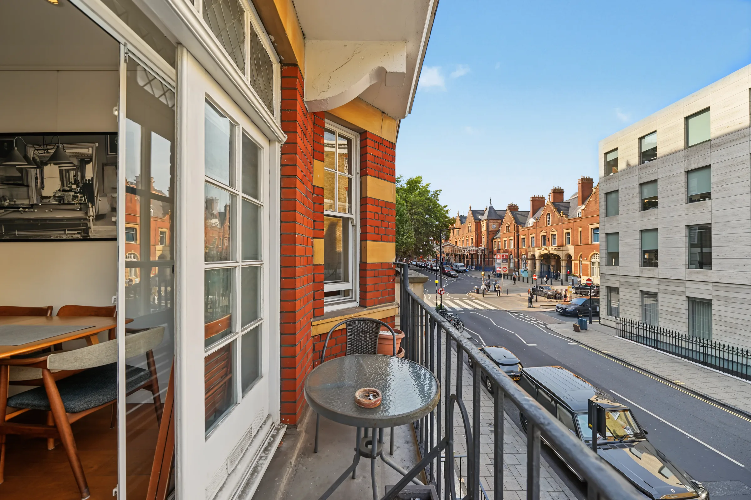 Balcony overlooking the street from the reception room