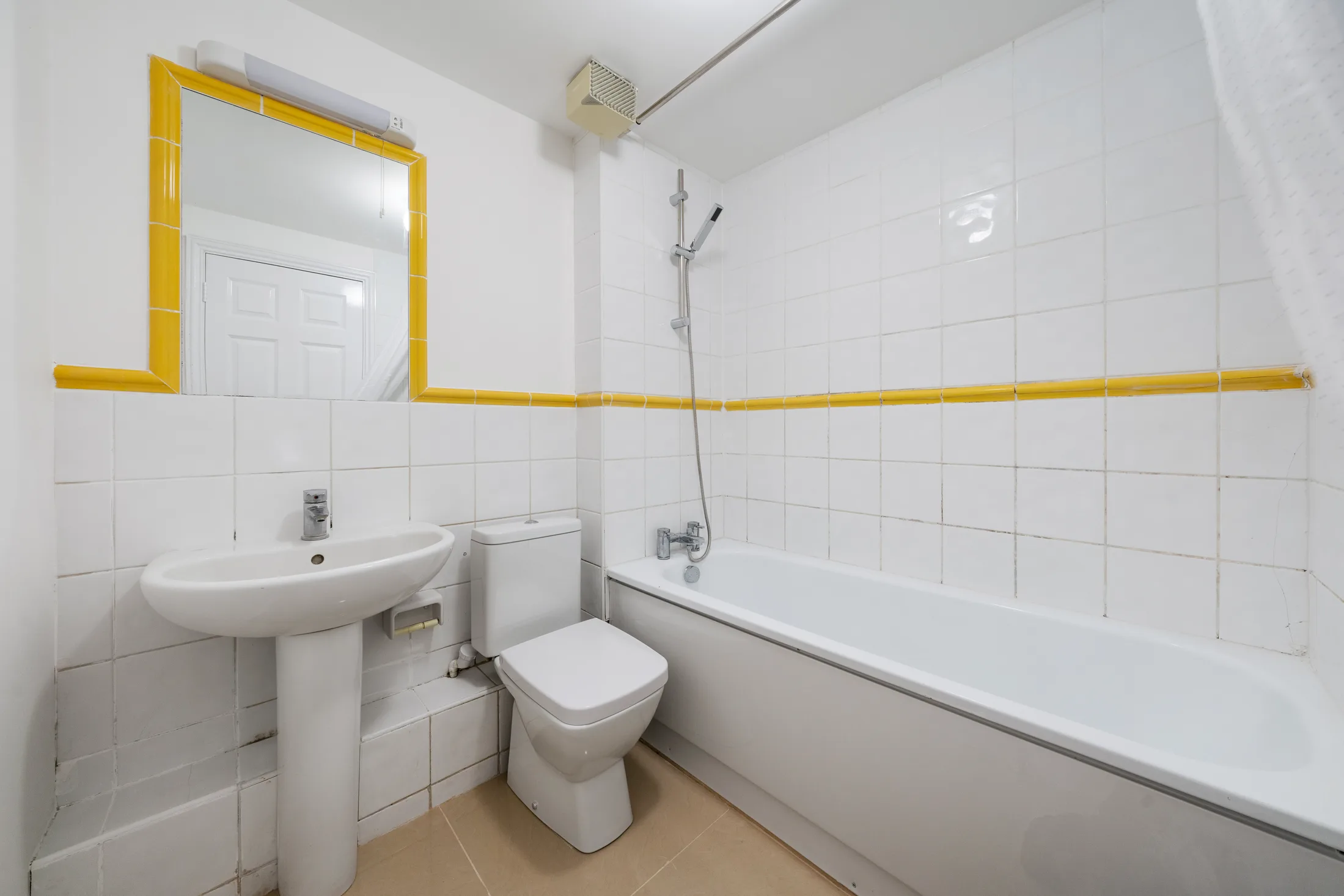 Bathroom with a bath, shower, basin and WC
